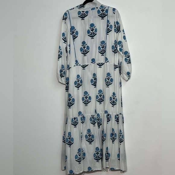 Victoria Dunn Folly, Gently used condition, size large, can fit medium to XL. - Picture 2 of 3